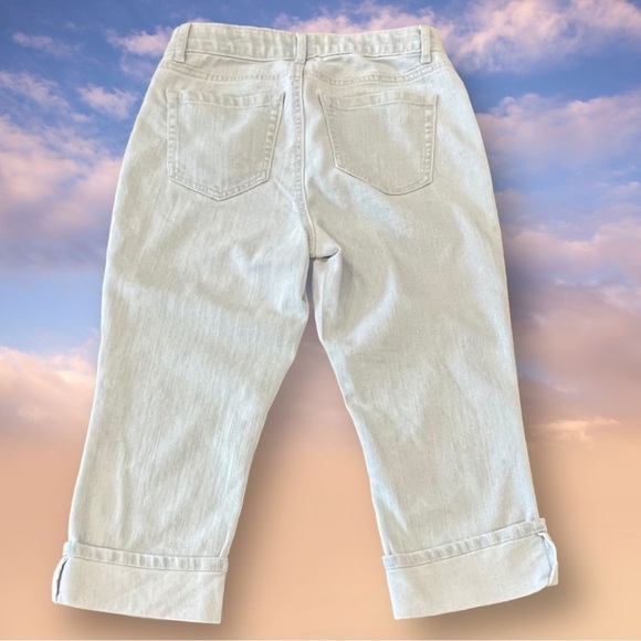 Style & Co Size 4 Petite Cuffed Light Blue Jean Capris - Picture 3 of 5